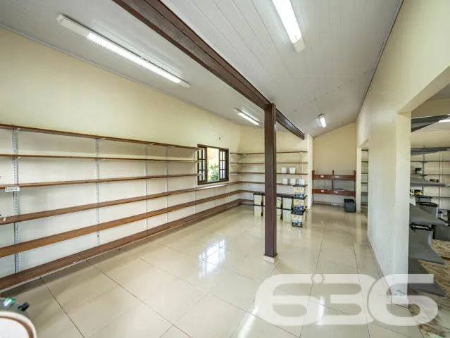 VENDE-SE AMPLA EMPRESA NO CENTRO DE ARAQUARI! INVI