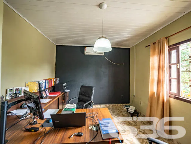 VENDE-SE AMPLA EMPRESA NO CENTRO DE ARAQUARI! INVI