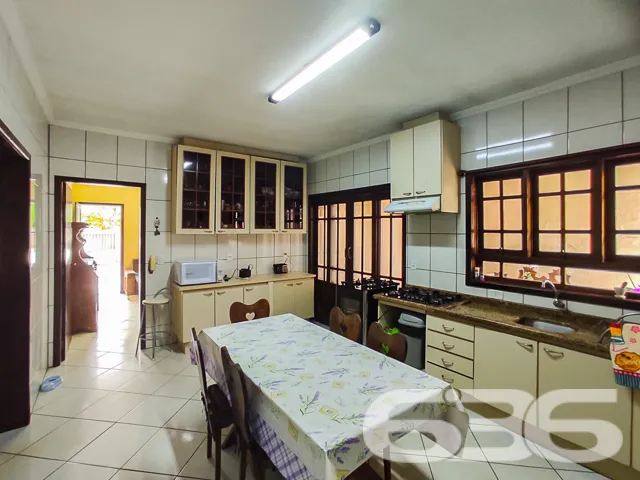 IMÓVEL ACONCHEGANTE COM AMPLO QUINTAL NO BOEHMERWA