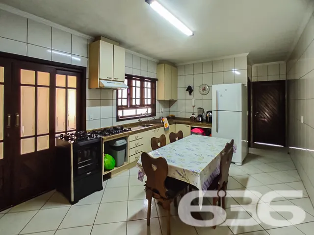 IMÓVEL ACONCHEGANTE COM AMPLO QUINTAL NO BOEHMERWA