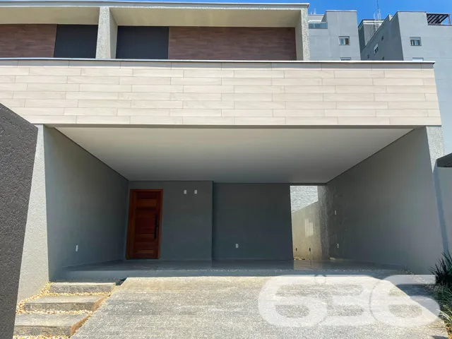ALTO PADRÃO! BELÍSSIMO IMÓVEL COM 3 SUÍTES NO BAIR