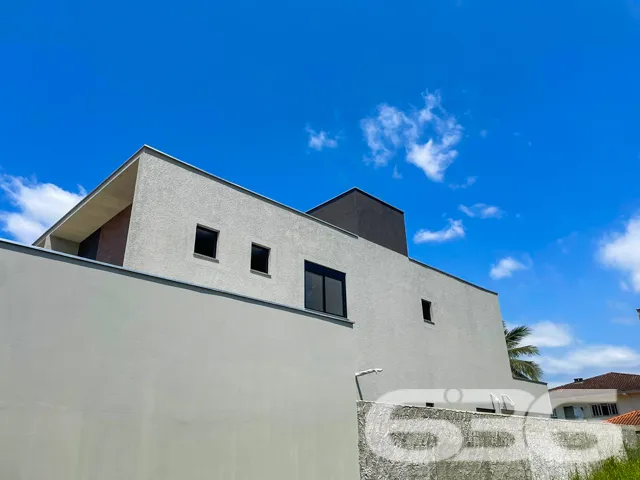 ALTO PADRÃO! BELÍSSIMO IMÓVEL COM 3 SUÍTES NO BAIR