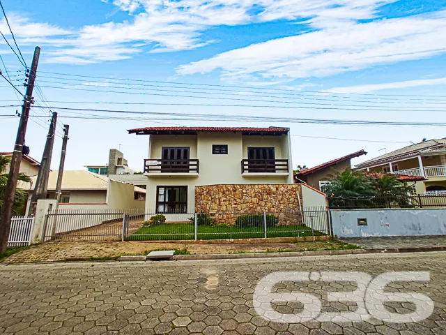 Sobrado a 330m da Praia em Itaguaçu, Ubatuba - São