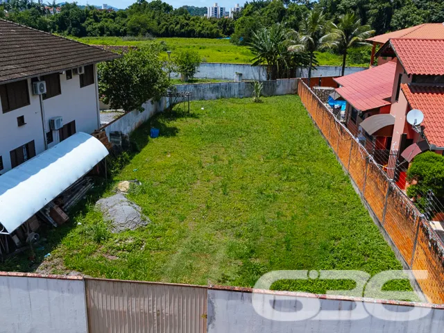 TERRENO PLANO E PRONTO PARA CONSTRUIR À VENDA NO B