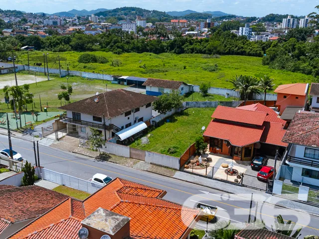 TERRENO PLANO E PRONTO PARA CONSTRUIR À VENDA NO B