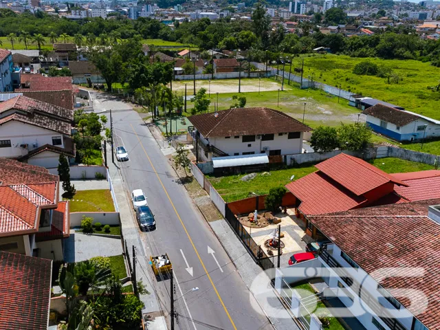TERRENO PLANO E PRONTO PARA CONSTRUIR À VENDA NO B