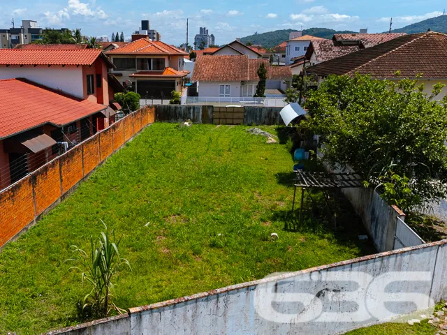 TERRENO PLANO E PRONTO PARA CONSTRUIR À VENDA NO B
