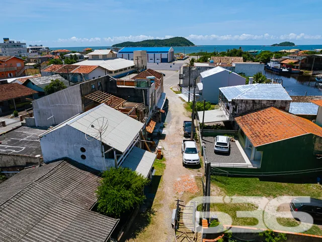 IMÓVEL NO CENTRO DE BALNEÁRIO BARRA DO SUL – ESPAÇ