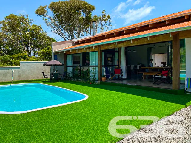 Casa térrea à venda no Balneário de Ervino, em São