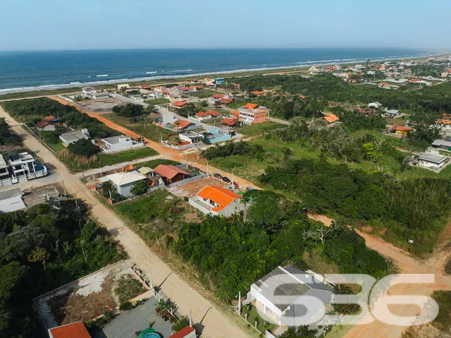 Casa térrea à venda no Balneário de Ervino, em São