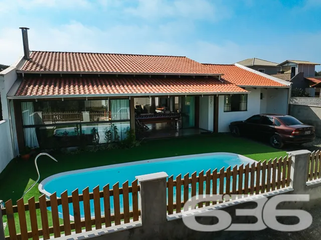 Casa térrea à venda no Balneário de Ervino, em São
