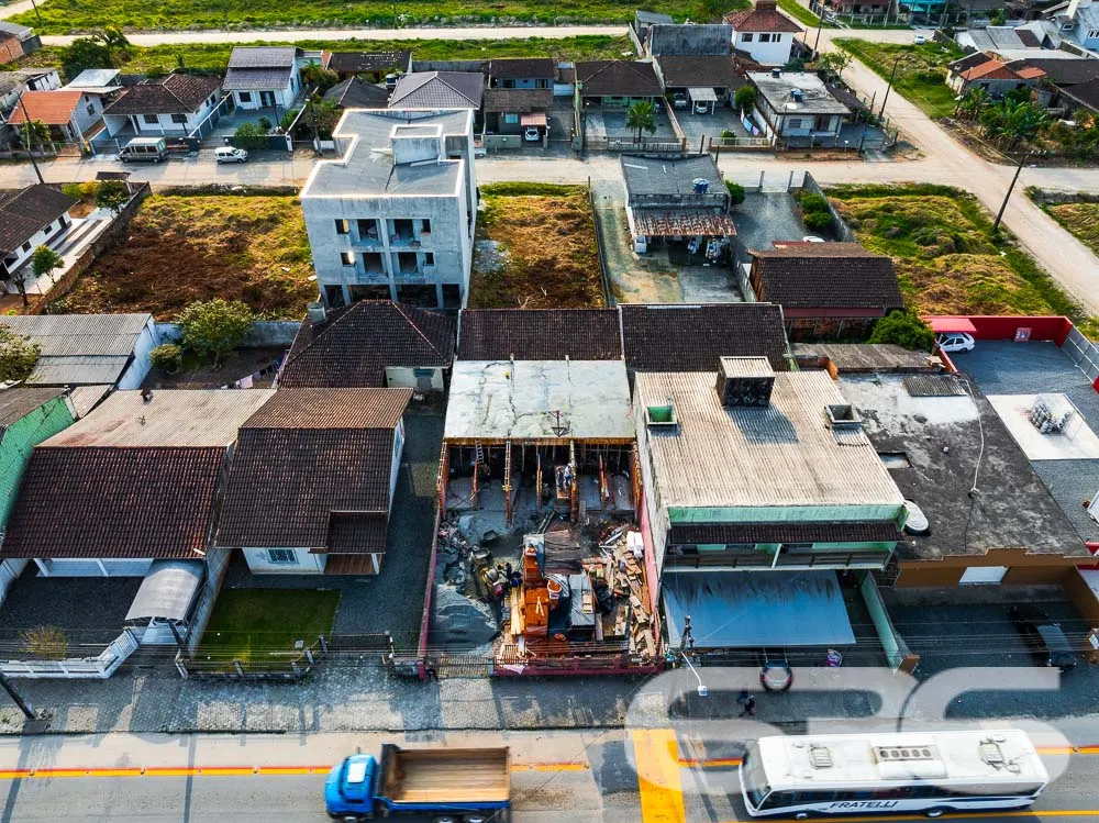 Excelente Sobrado Geminado em Construção – Localiz