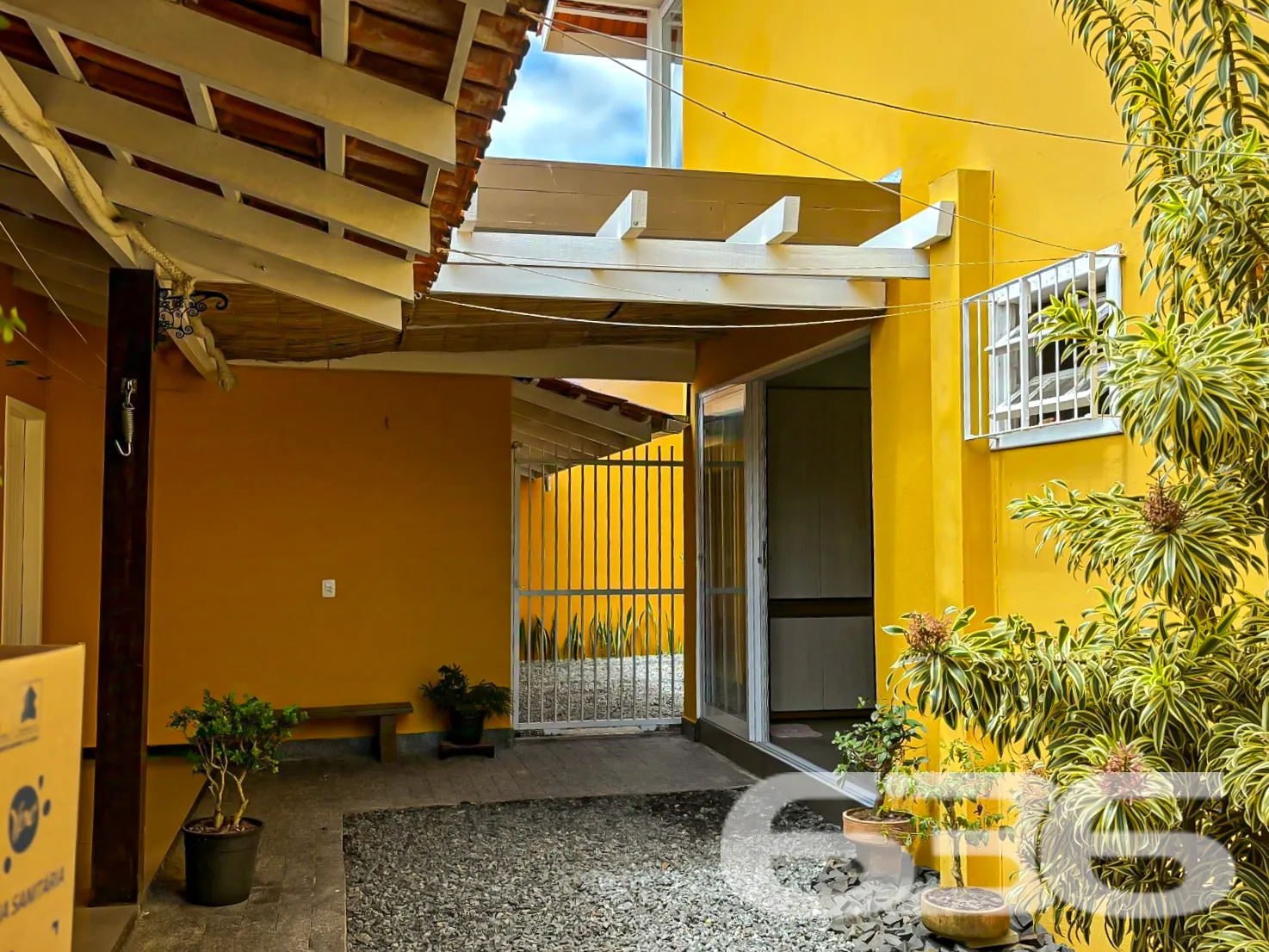 Sobrado espaçoso em São Francisco do Sul, a apenas