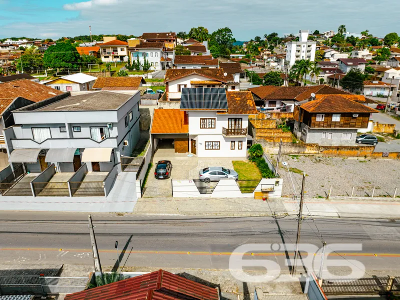 RESIDÊNCIA PADRÃO - SOBRADO sub-esquina

Uma resid