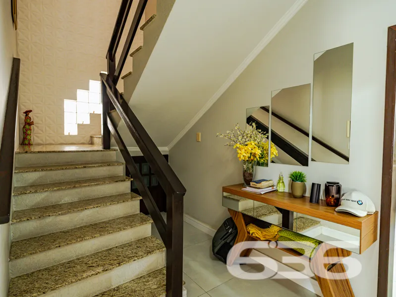 RESIDÊNCIA PADRÃO - SOBRADO sub-esquina

Uma resid