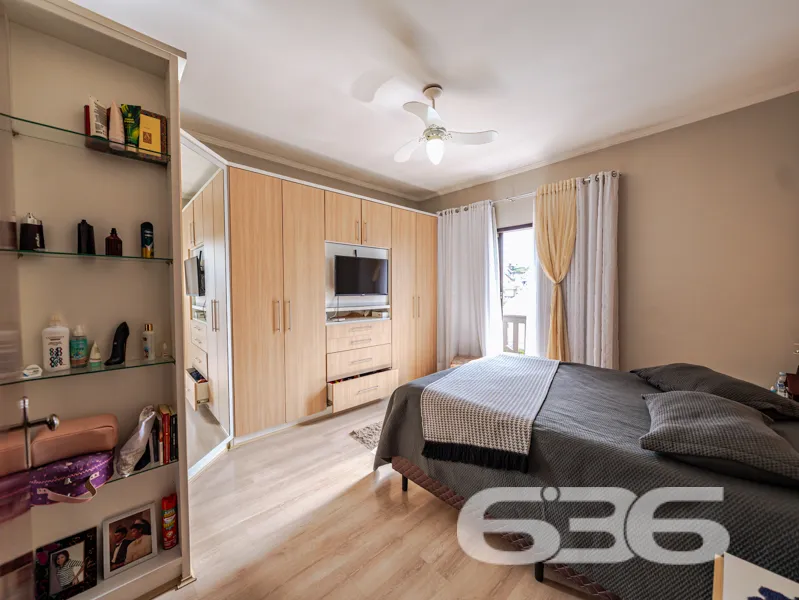 RESIDÊNCIA PADRÃO - SOBRADO sub-esquina

Uma resid