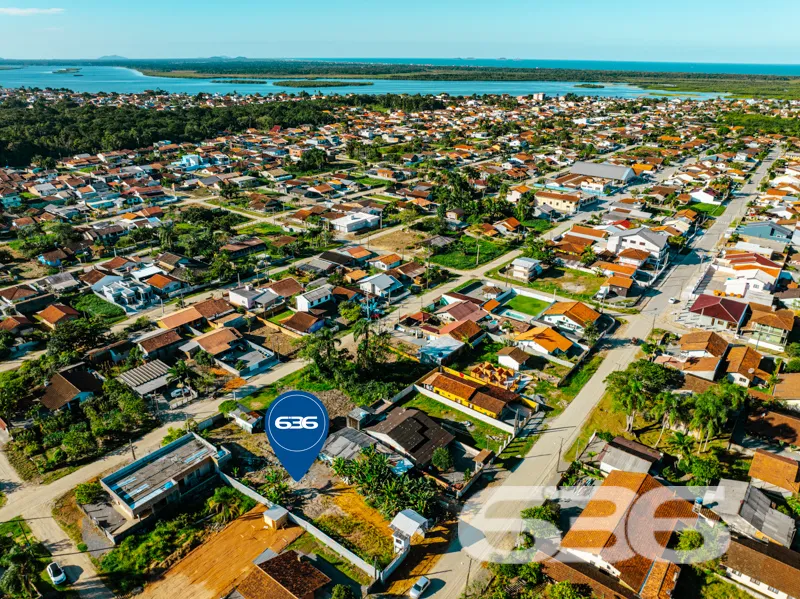 Terreno à venda no bairro Costeira em Balneário Ba