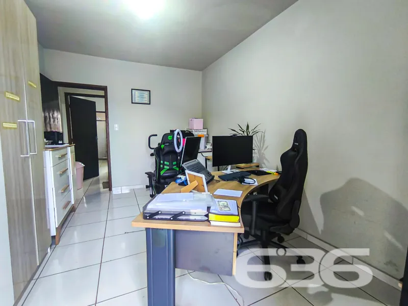 Oportunidade no Espinheiros – Geminado com Suíte e