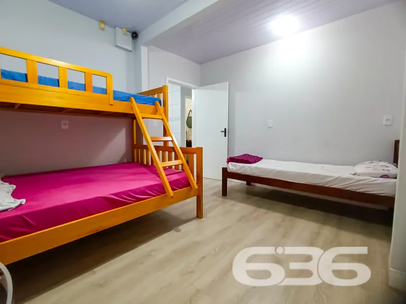 Casa a 750m do Mar, Pronta para Morar – Bairro Ens