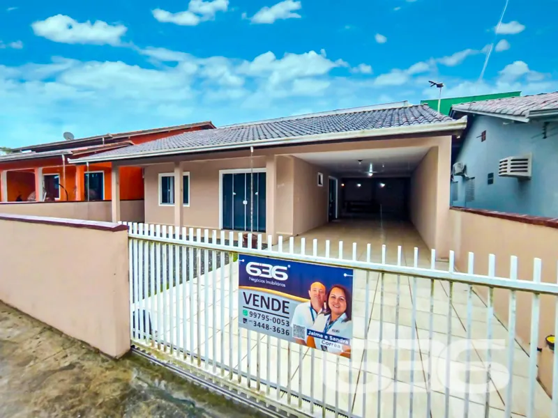 Casa a 750m do Mar, Pronta para Morar – Bairro Ens