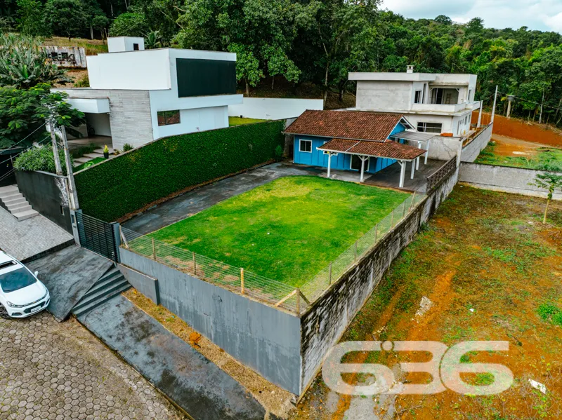 Seu novo refĂșgio no Bom Retiro, Joinville!
Aprese