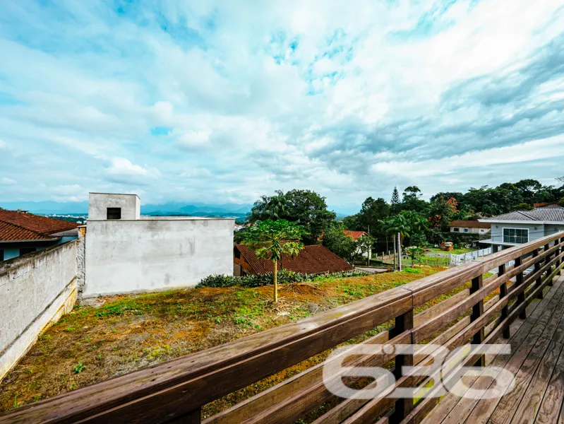 Seu novo refĂșgio no Bom Retiro, Joinville!
Aprese