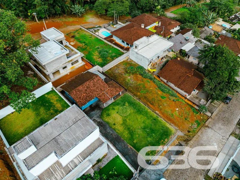 Seu novo refĂșgio no Bom Retiro, Joinville!
Aprese