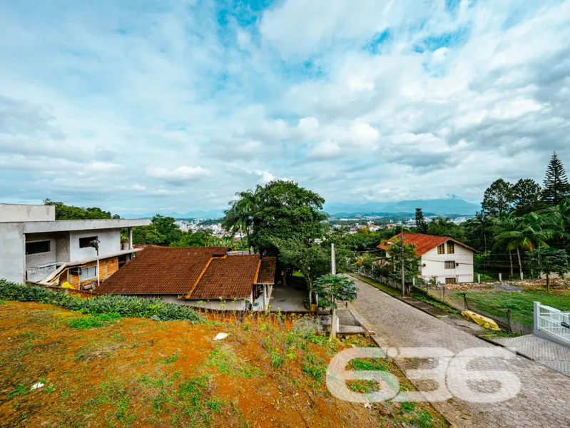Seu novo refĂșgio no Bom Retiro, Joinville!
Aprese