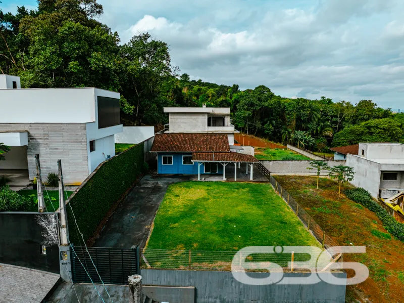 Seu novo refĂșgio no Bom Retiro, Joinville!
Aprese