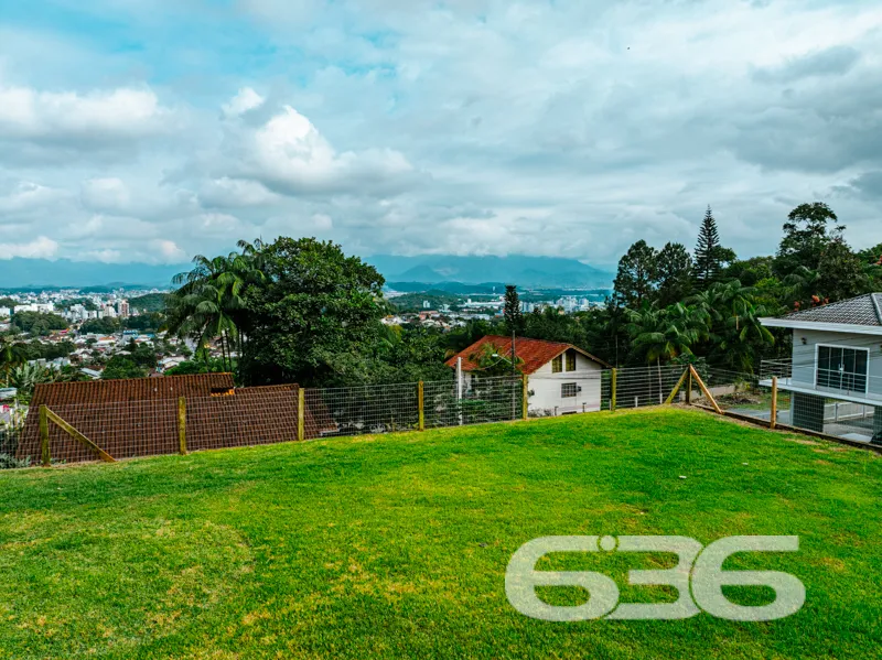 Seu novo refĂșgio no Bom Retiro, Joinville!
Aprese