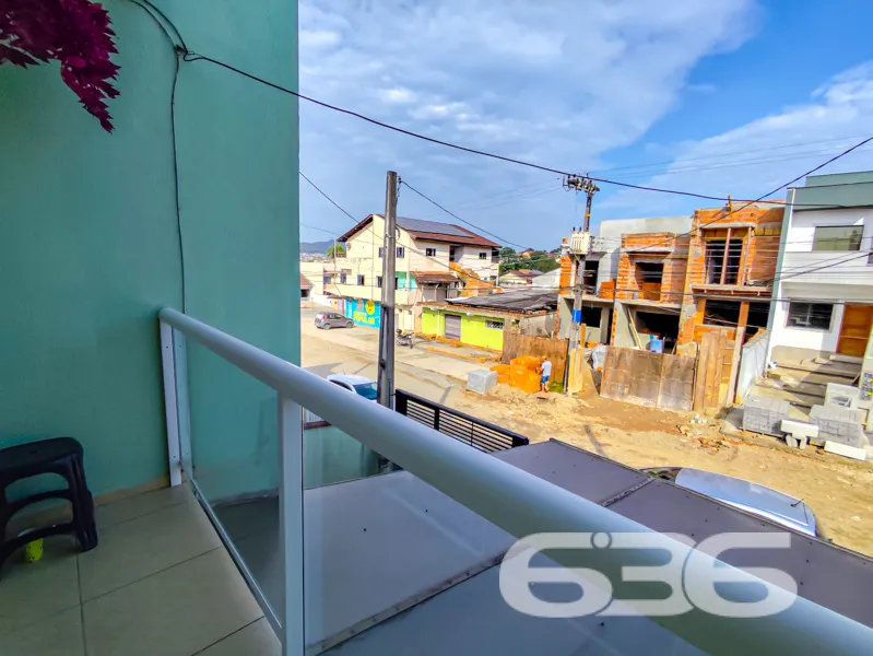 Excelente sobrado geminado Ă venda no bairro Boehm