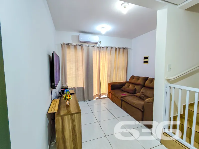 Excelente sobrado geminado Ă venda no bairro Boehm