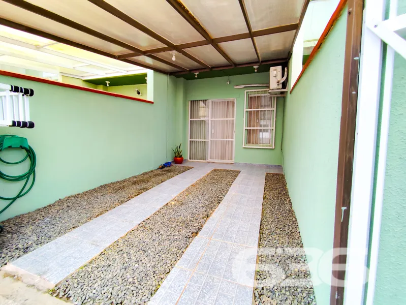 Excelente sobrado geminado Ă venda no bairro Boehm