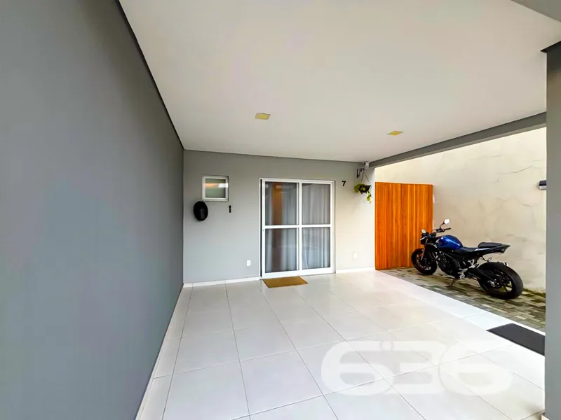 Descubra o Sobrado Geminado dos Seus Sonhos em Joi