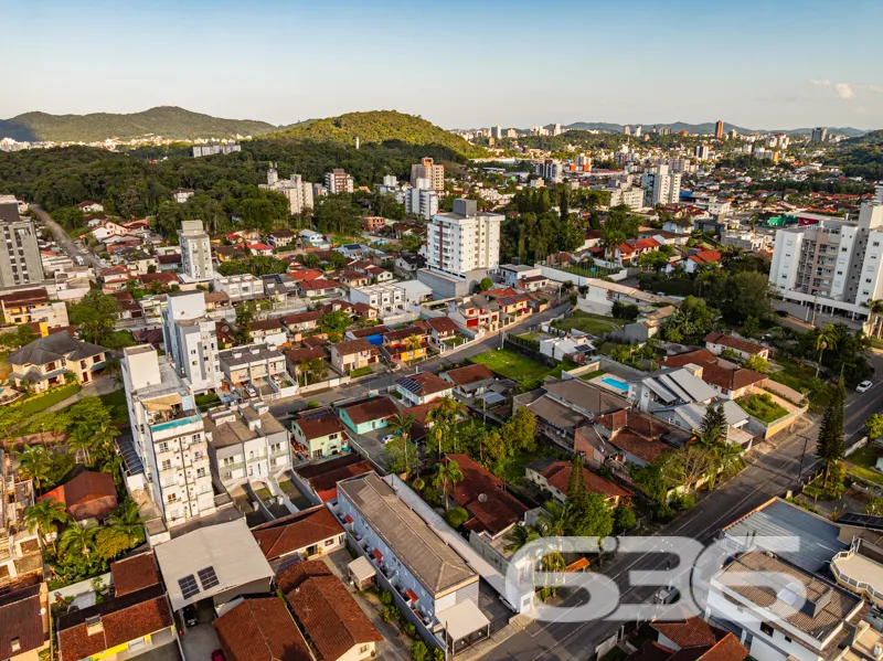 Venha conhecer sua futura casa dos sonhos no charm