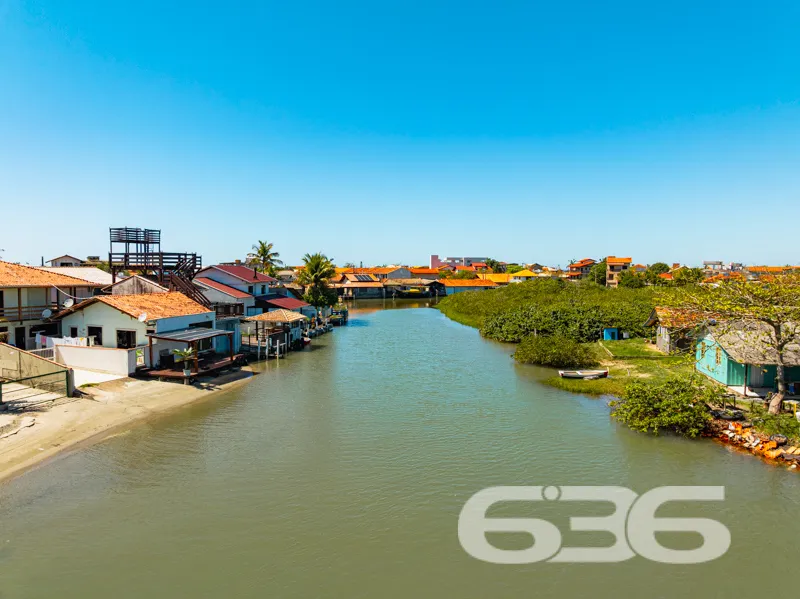Residência à Venda em Balneário Barra do Sul - Um