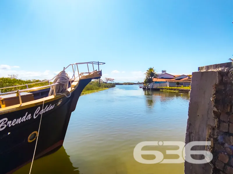 Residência à Venda em Balneário Barra do Sul - Um