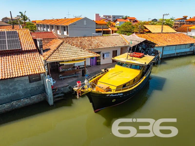 Residência à Venda em Balneário Barra do Sul - Um