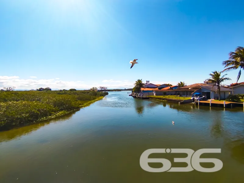 Residência à Venda em Balneário Barra do Sul - Um
