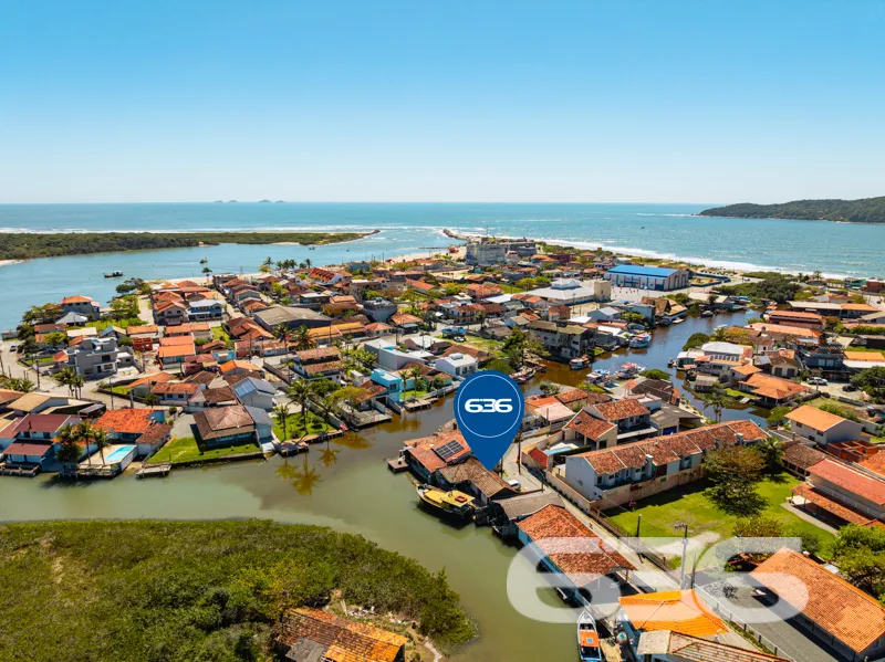 Residência à Venda em Balneário Barra do Sul - Um