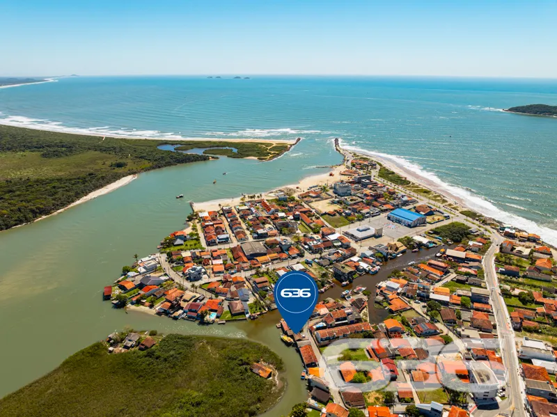 Residência à Venda em Balneário Barra do Sul - Um