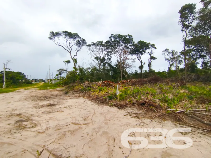 Terreno à venda em São Francisco do Sul - Um pedaç
