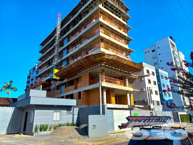 APARTAMENTO INCRÍVEL À VENDA COM 3 SUÍTES E 2 VAGA
