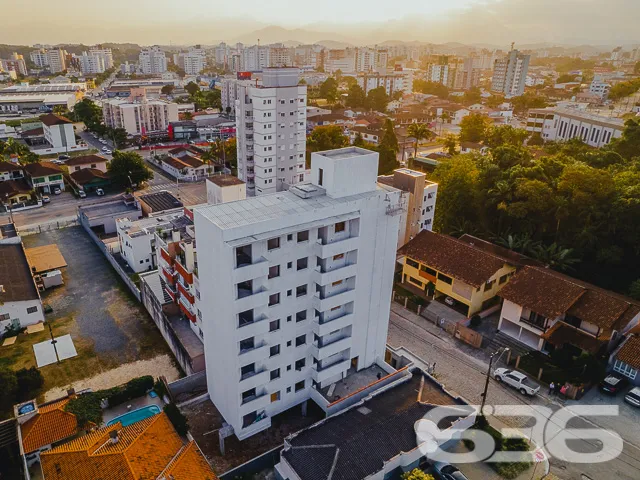 BELĆSSIMO APARTAMENTO COM 3 SUĆTES, NO BAIRRO SAGU
