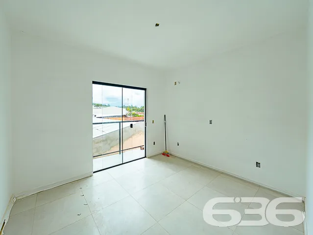 SOBRADO EM CONDOMĂNIO FECHADO
Procurando por um i