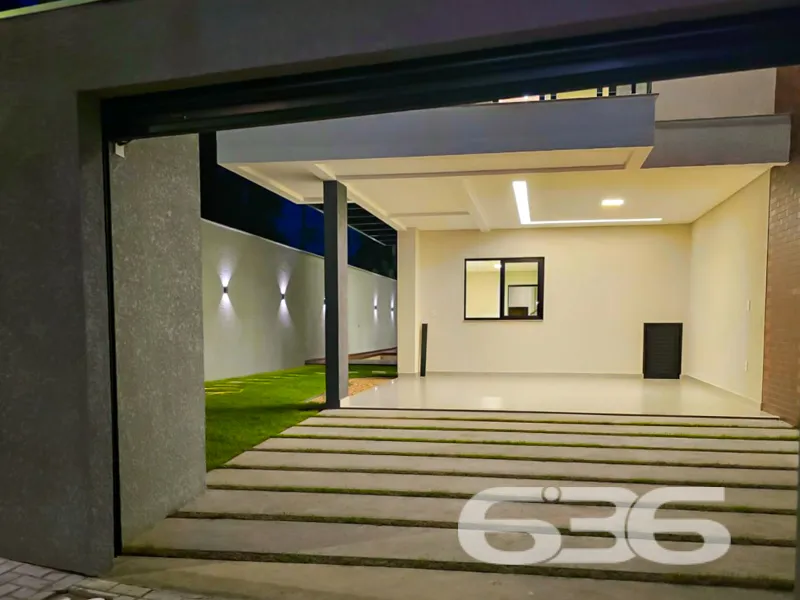 Casa Ă  venda com 3 suĂtes e 2 vagas de garagem em