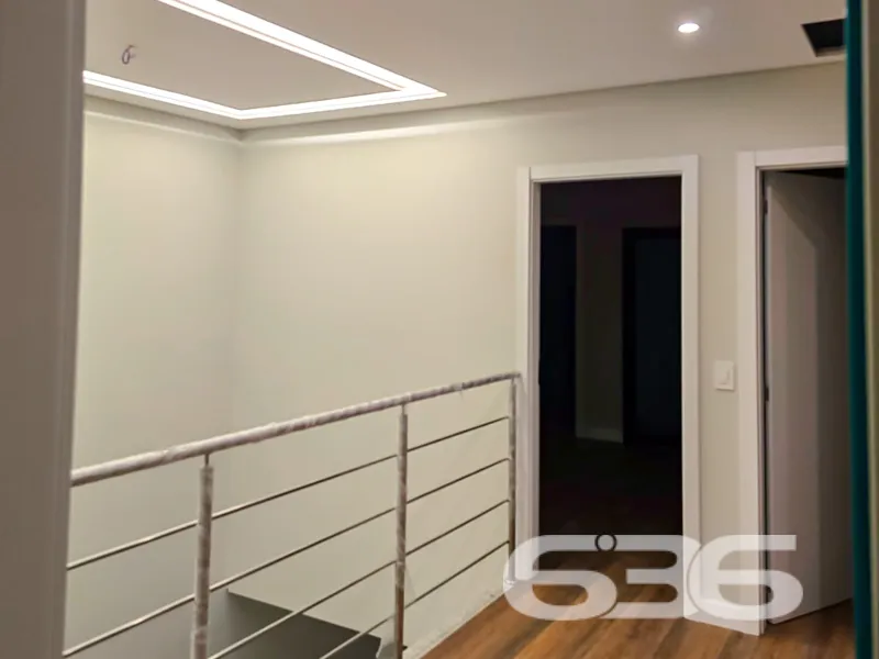 Casa Ă  venda com 3 suĂtes e 2 vagas de garagem em