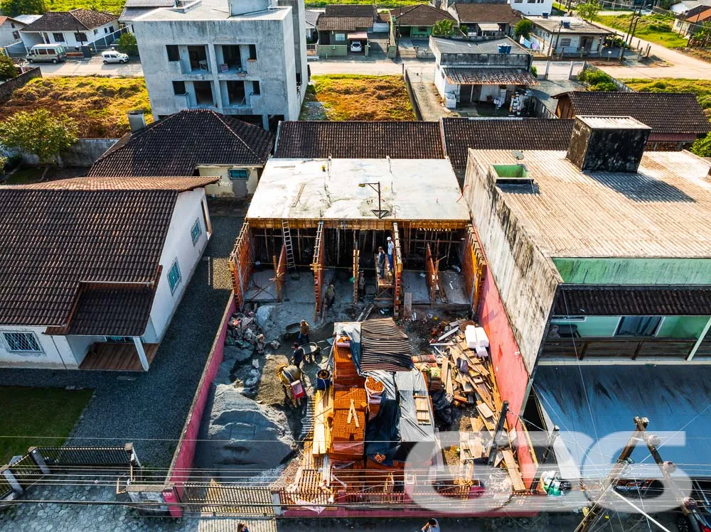 Imóvel Geminado Sobrado com Entrega em 2025 no Bai