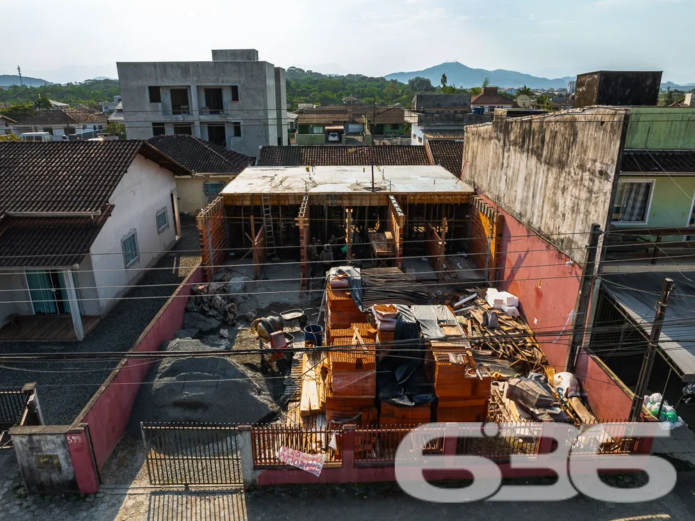 Imóvel Geminado Sobrado com Entrega em 2025 no Bai