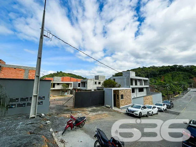 Descubra a Elegância em Joinville: Sobrado de Alto